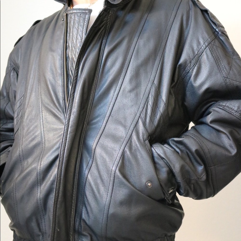 LEATHER JACKET